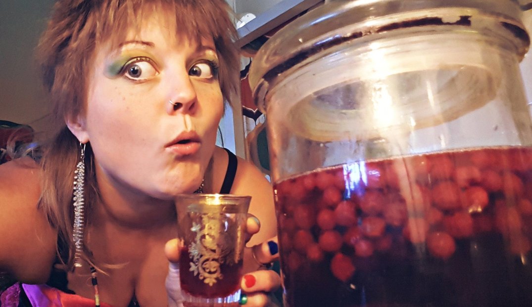 Zelfgemaakte essen likeur