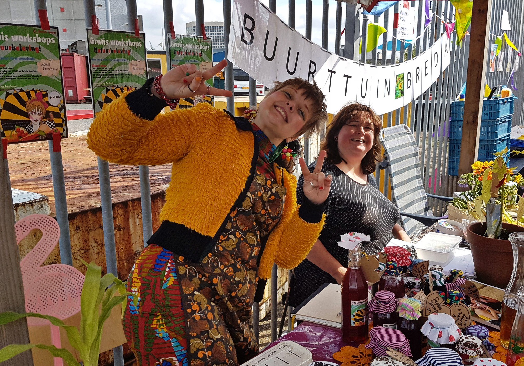 Blij verkopen met Jeanette Happy at the harvest fest