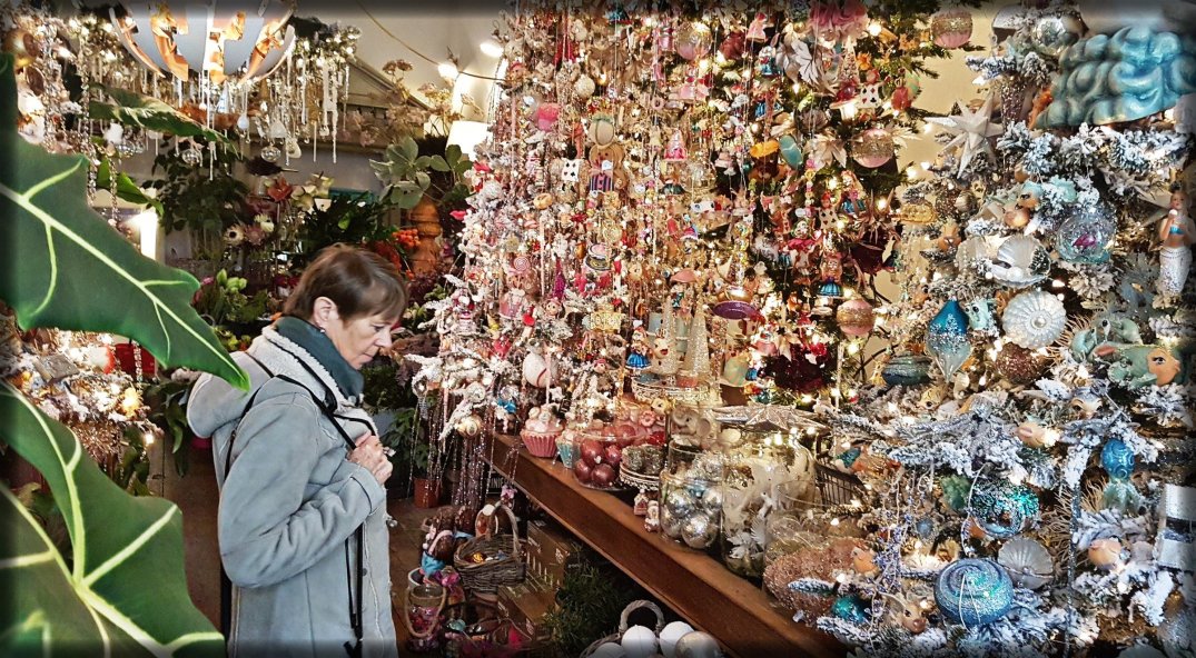 Many christmas balls in Leiden