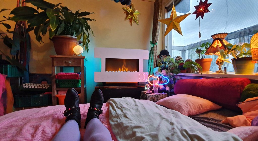 Decorative fireplace